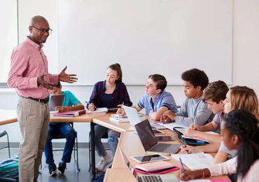 Présenter sa formation dans son ancien lycée